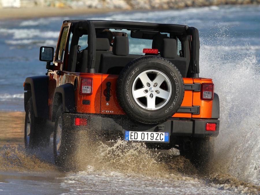  Jeep Wrangler Rubicon 2011 года  (EU) (фото 10 из 30)